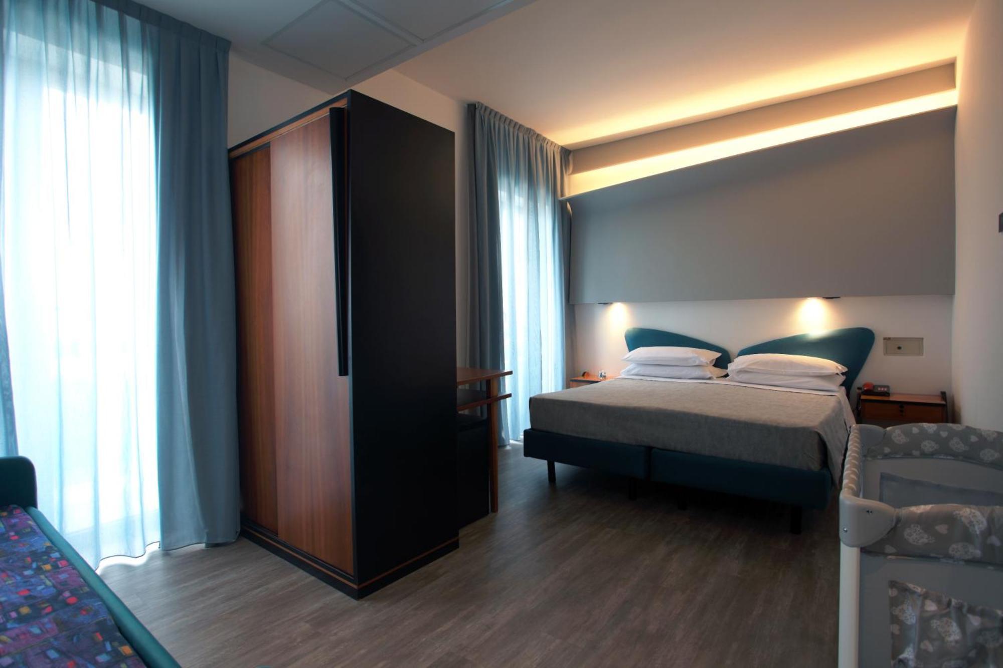 Hotel Ali D'Oro Rimini Exteriör bild