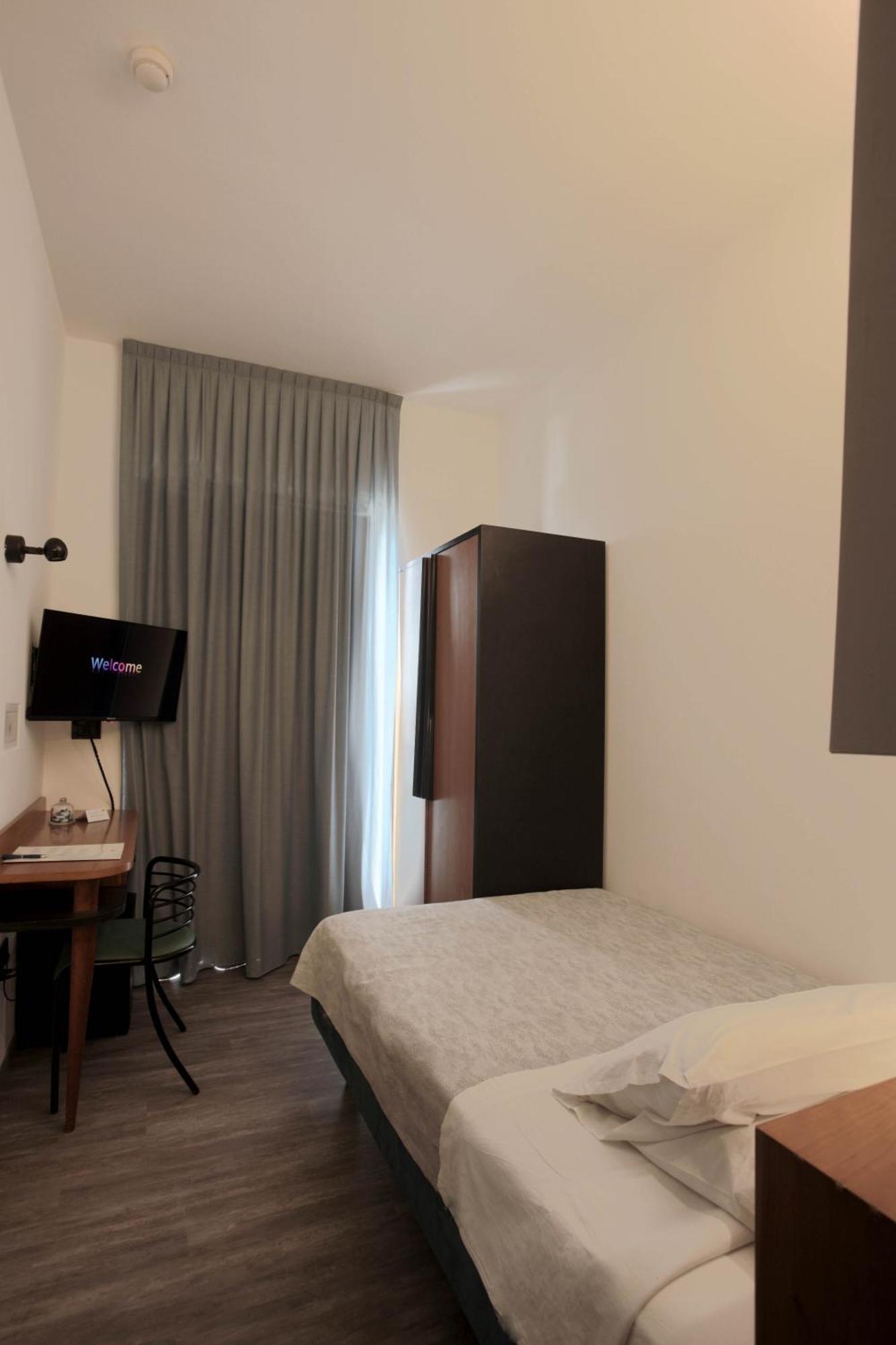 Hotel Ali D'Oro Rimini Rum bild
