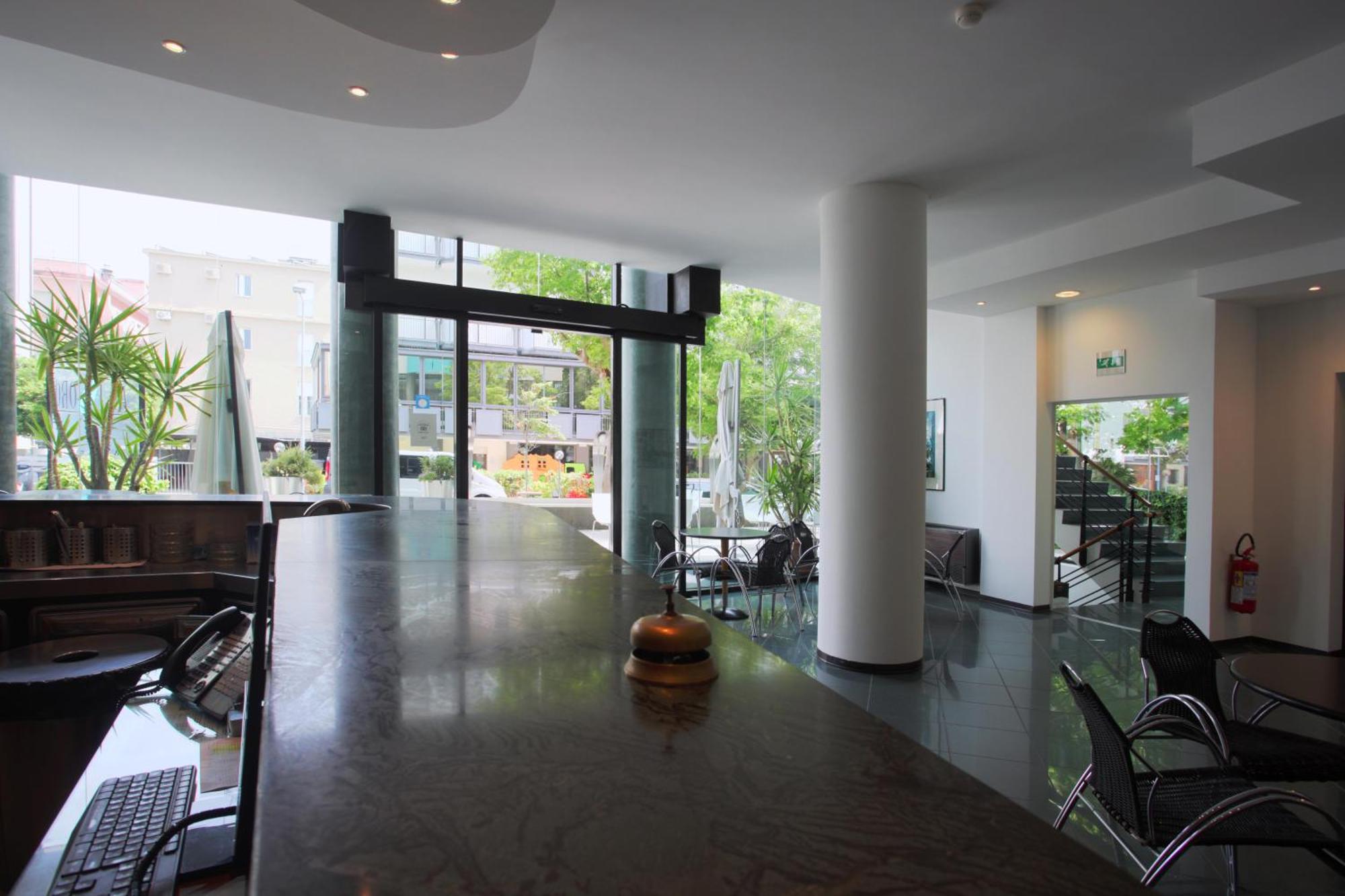 Hotel Ali D'Oro Rimini Exteriör bild